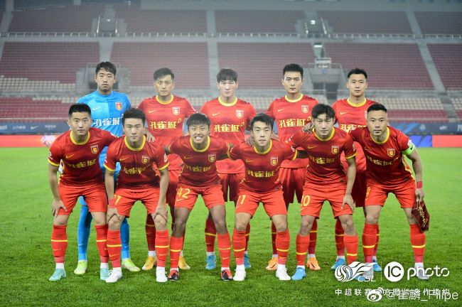 叶辰笑着问他：都是些什么人？魏亮解释道：有一部分是各国以及各大药企派出的代表，他们想跟咱们谈一下药品引入，亦或者药品代理的合作，另外还有一些顶尖富豪的代言人，想私底下跟我们买些药品，大都是家里有癌症患者，而且他们的预算都非常充足，看那意思应该是随便咱们开价。